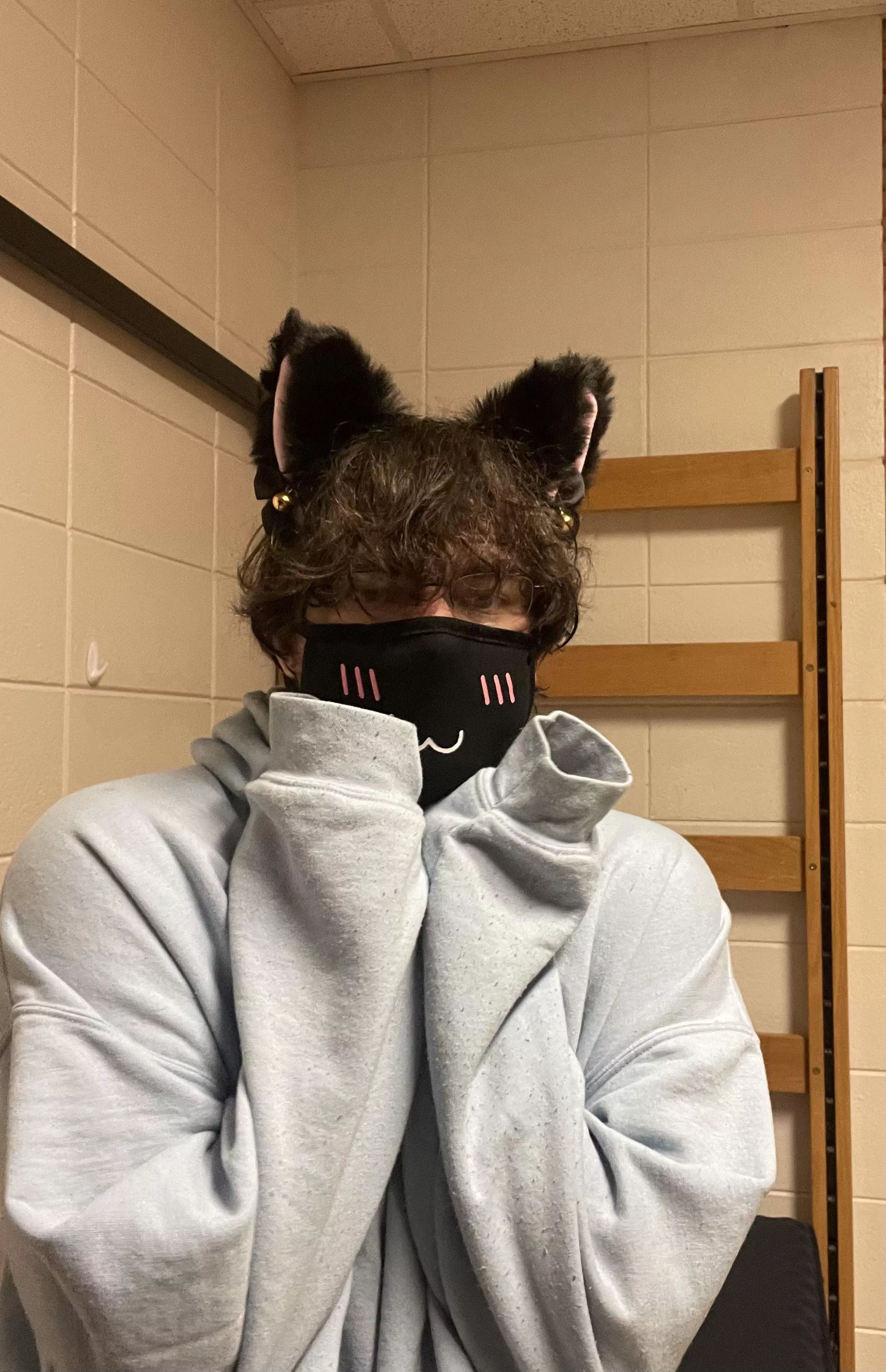 I have cat ears now ☺️