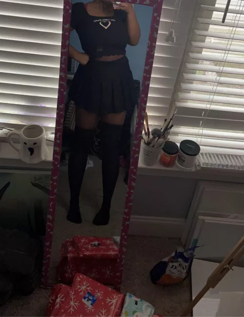 I have covid and am stuck inside so I’ve been online shopping and here’s a new outfit 🥰✨✨✨