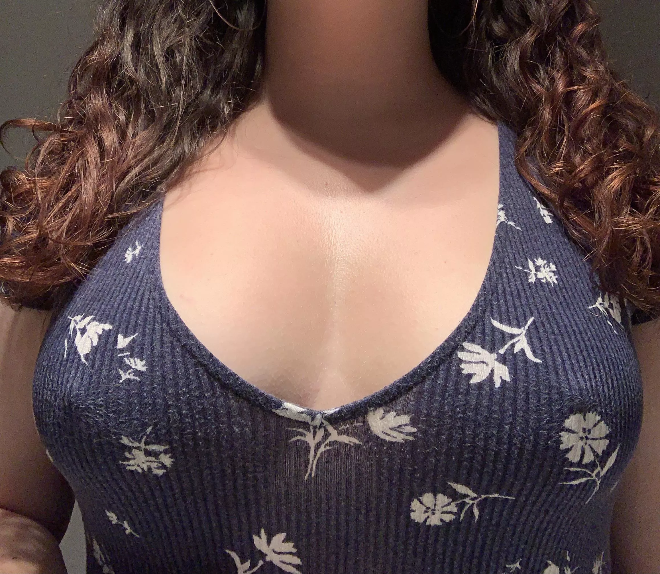 I have this top in red as well I love it so much❤️