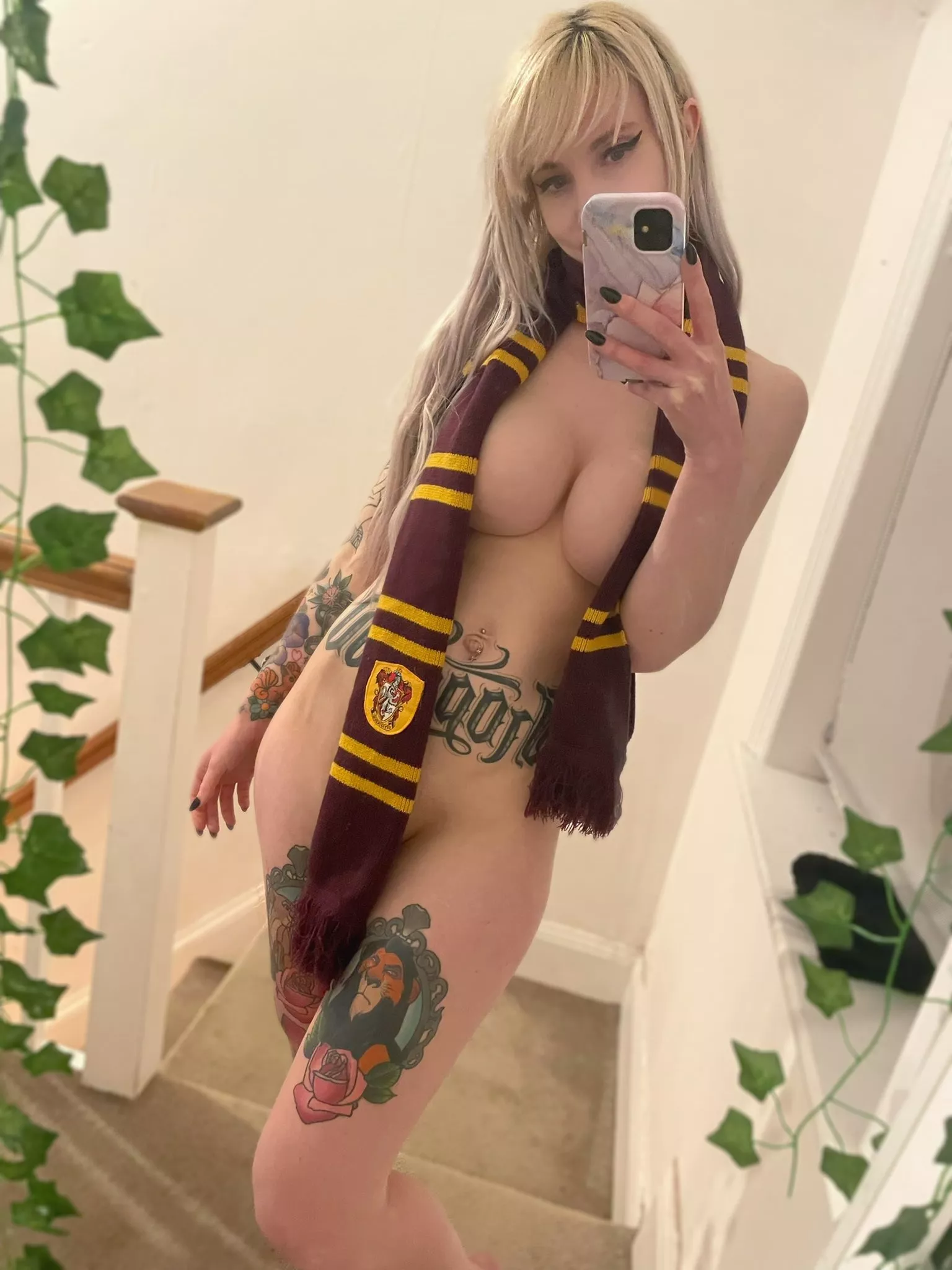 I have to keep myself wrapped up warm in this cold weather 😊 [f]