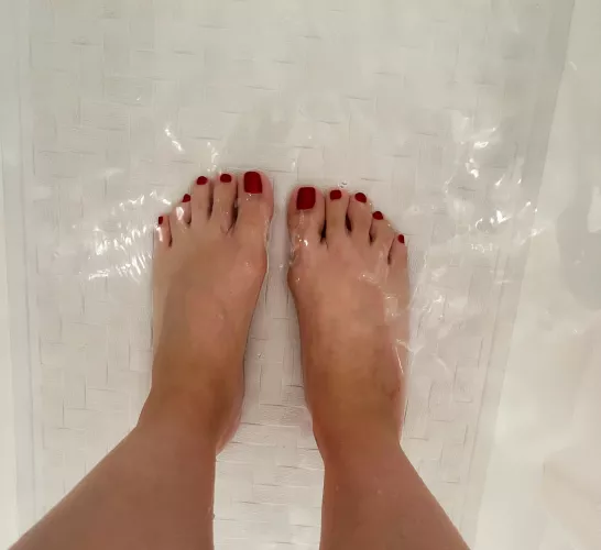 I have your breakfast all clean and ready for you 💋 Happy Sunday! Class is back in session tomorrow, don’t be late 😈 📚 🍎