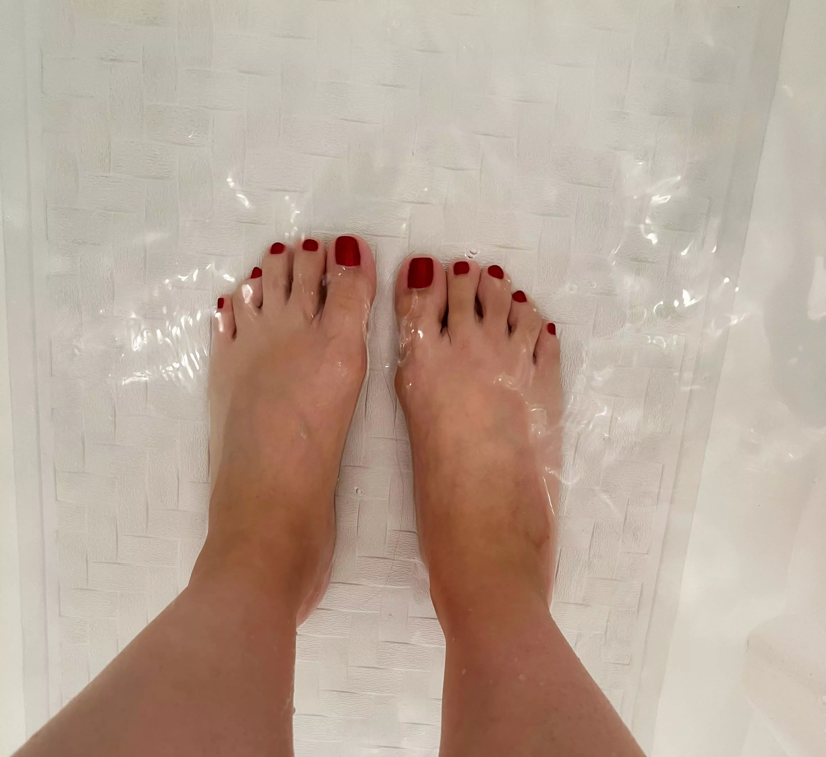 I have your breakfast all clean and ready for you 💋 Happy Sunday! Class is back in session tomorrow, don’t be late 😈 📚 🍎