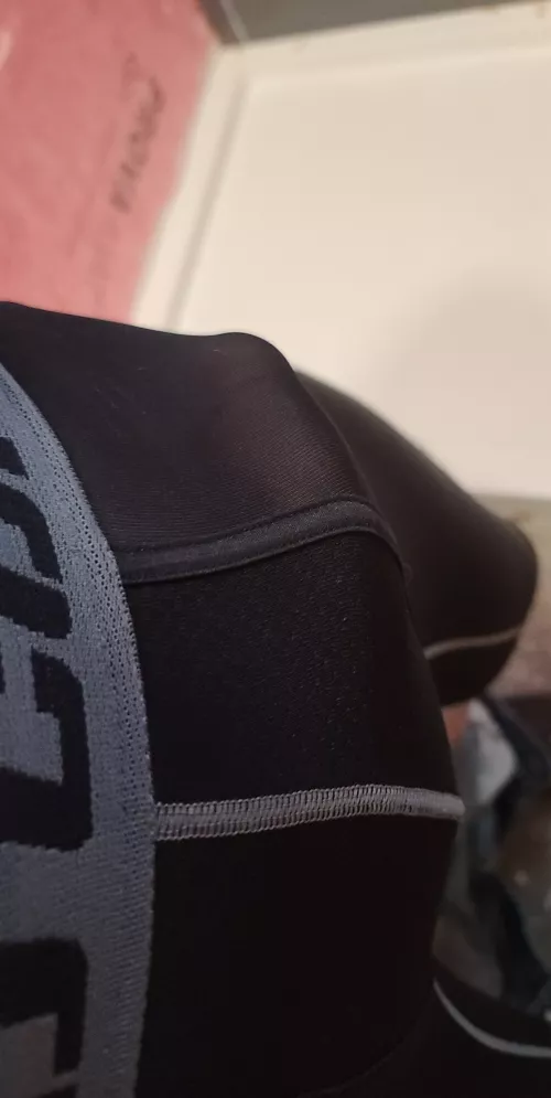 I haven't found any under armor i like, but I do have nike pro combat