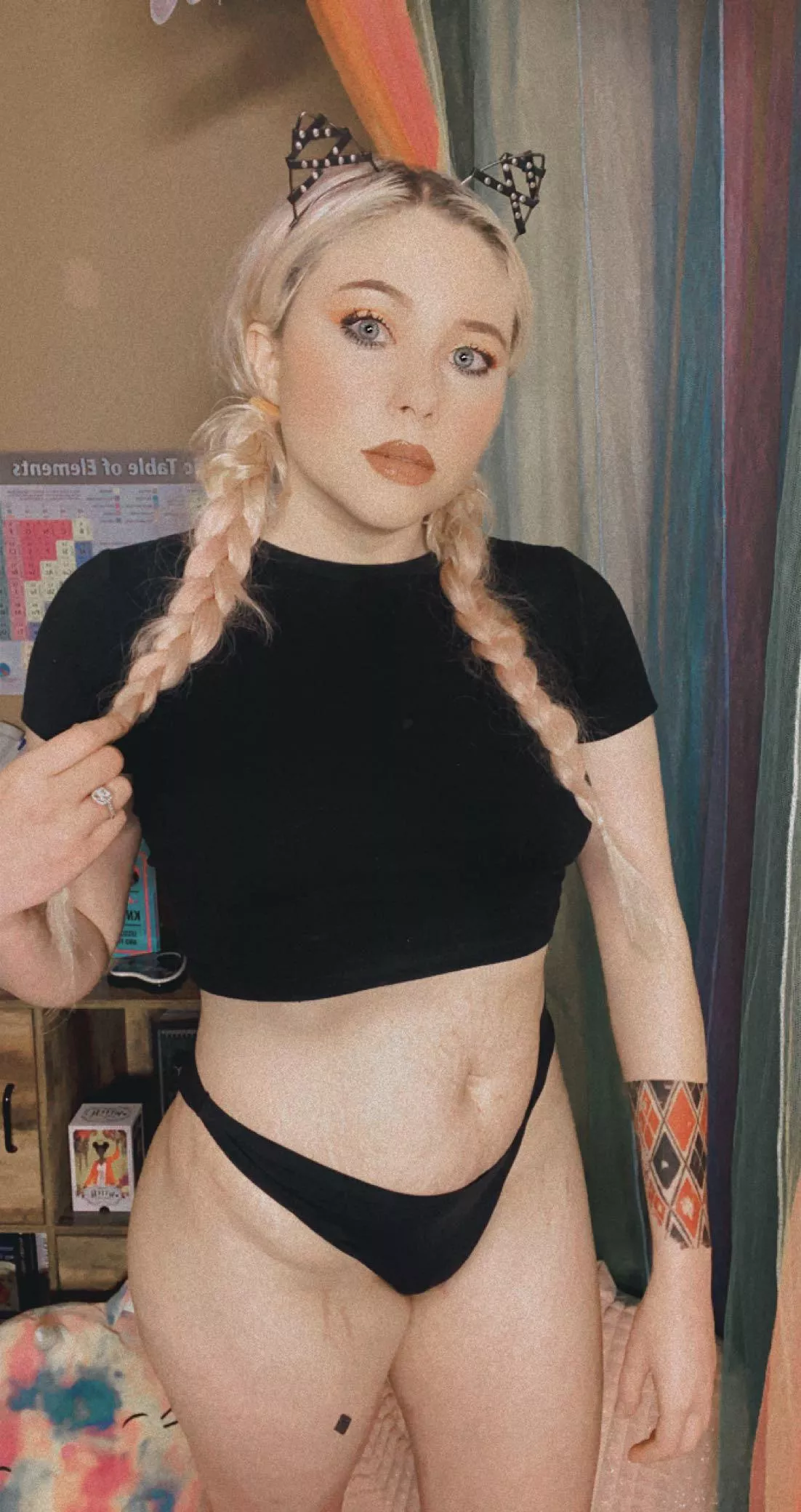 I hope at leave one guy likes short torso, average body petite girls I hope at leave one guy likes short torso, average body petite girls