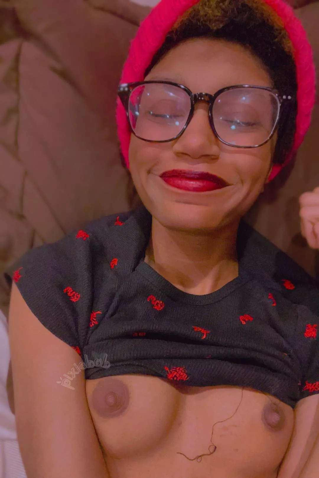 i hope i am able to make ur day w/ some tiny tits n dimples! 💓