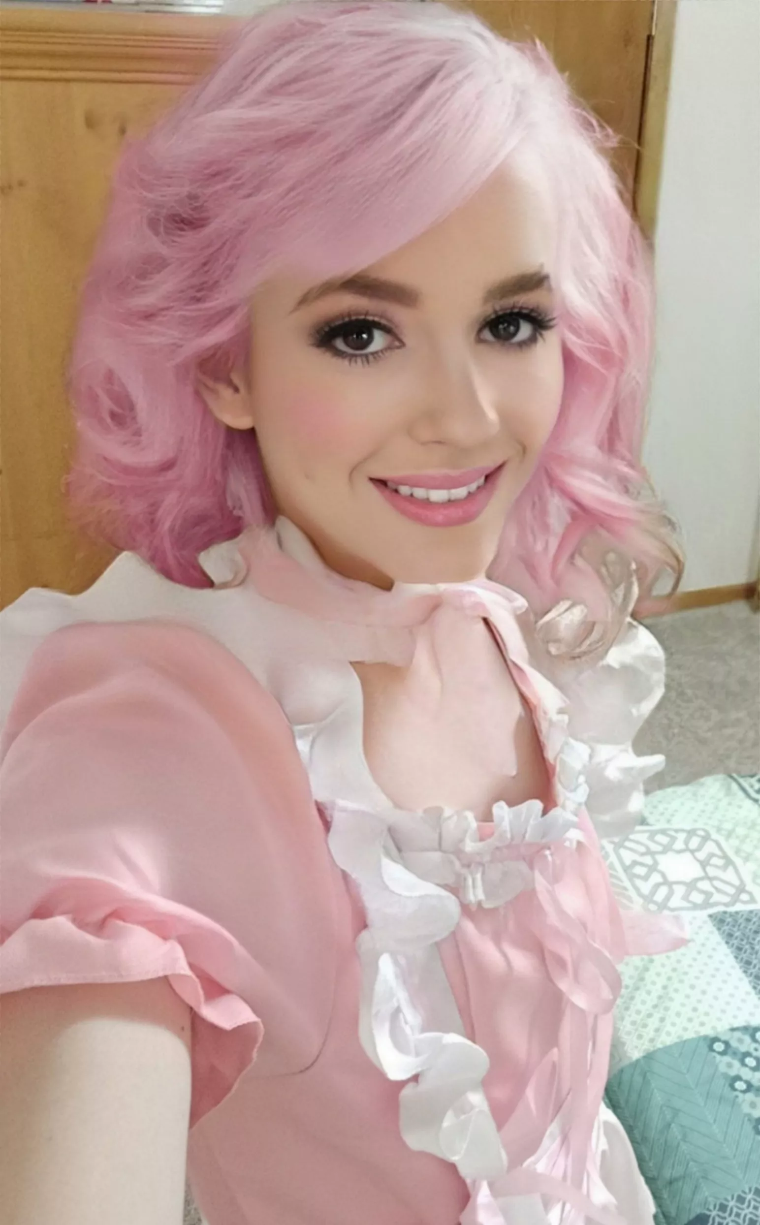 I hope I make a good canvas for your next cumshot