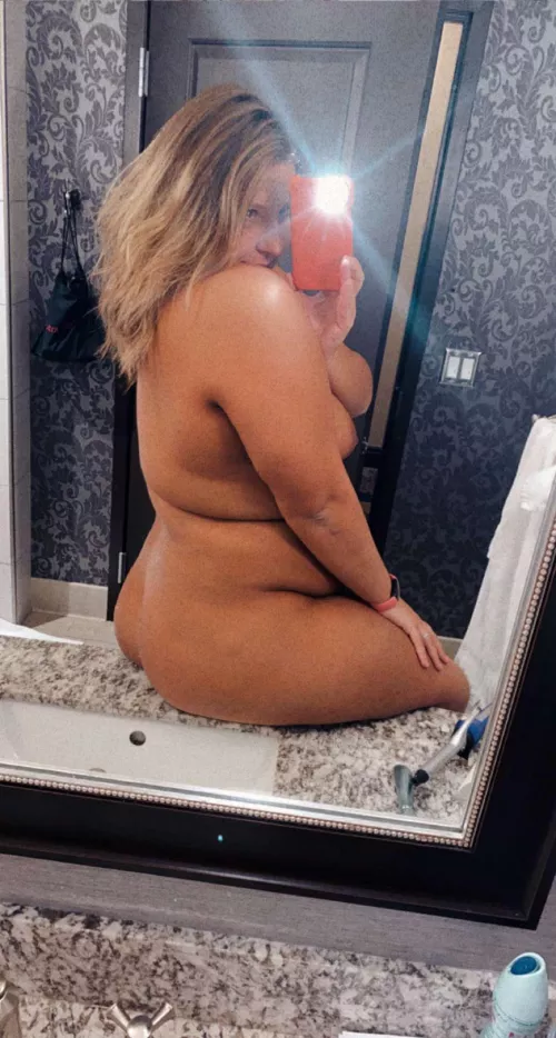 I hope my soft body brightens your day. (20F) I hope my soft body brightens your day. (20F)