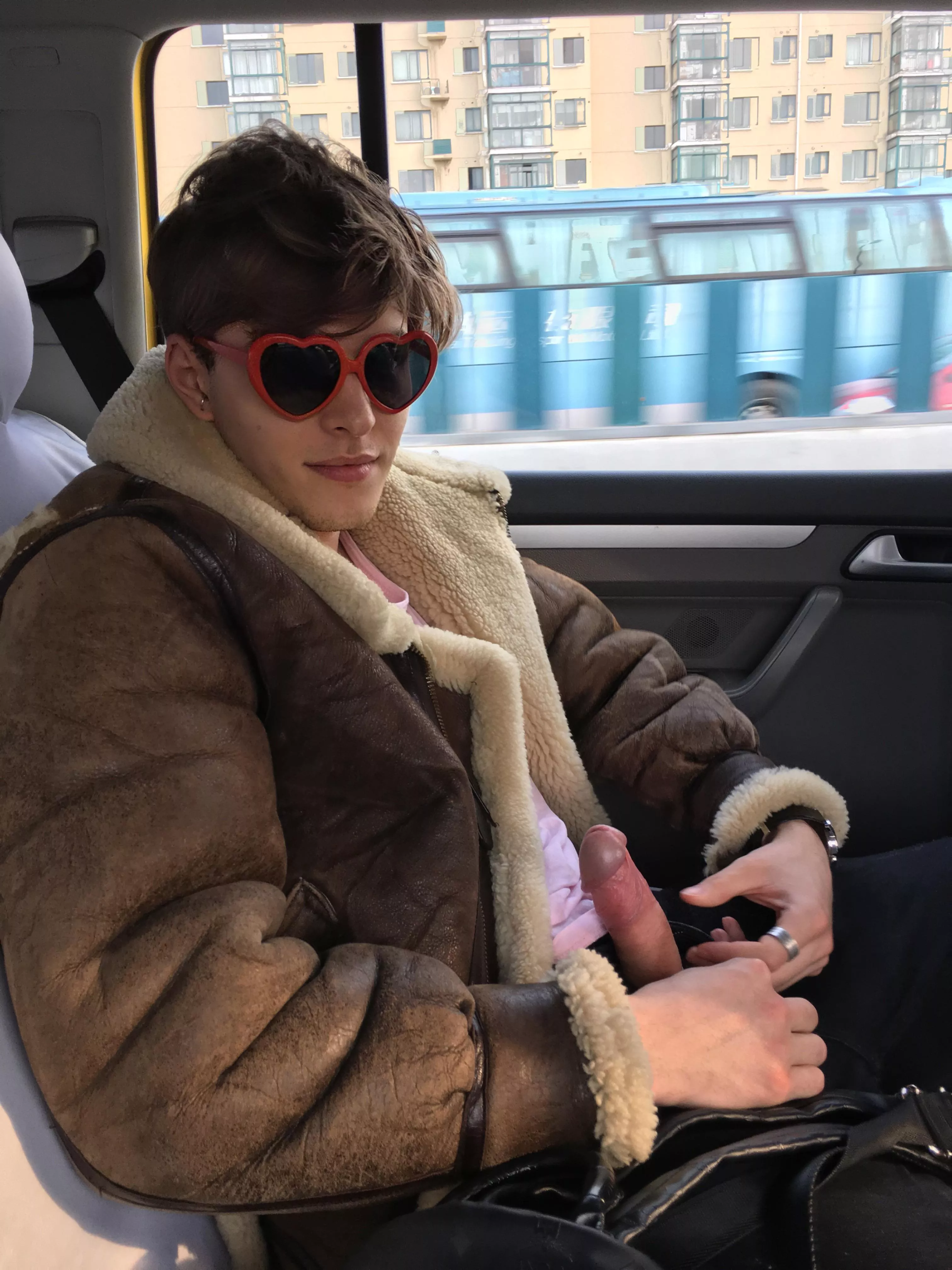 I hope the taxi driver didn’t notice haha 😅