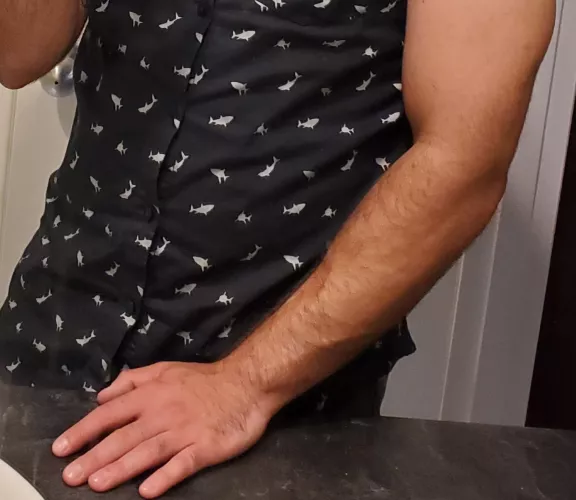 I hope you ladies don't mind some arm hair ๐ I hope you ladies don't mind some arm hair ๐