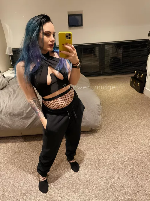 I hope you like short girls! Iโm only 4ft 8โ ๐ฅบโค๏ธ