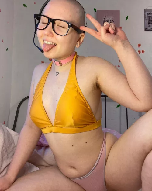 ๐I HOPE YOU WILL LIKE MY BARELY LEGAL HAIRY PUSSY๐๐FREE in comments๐