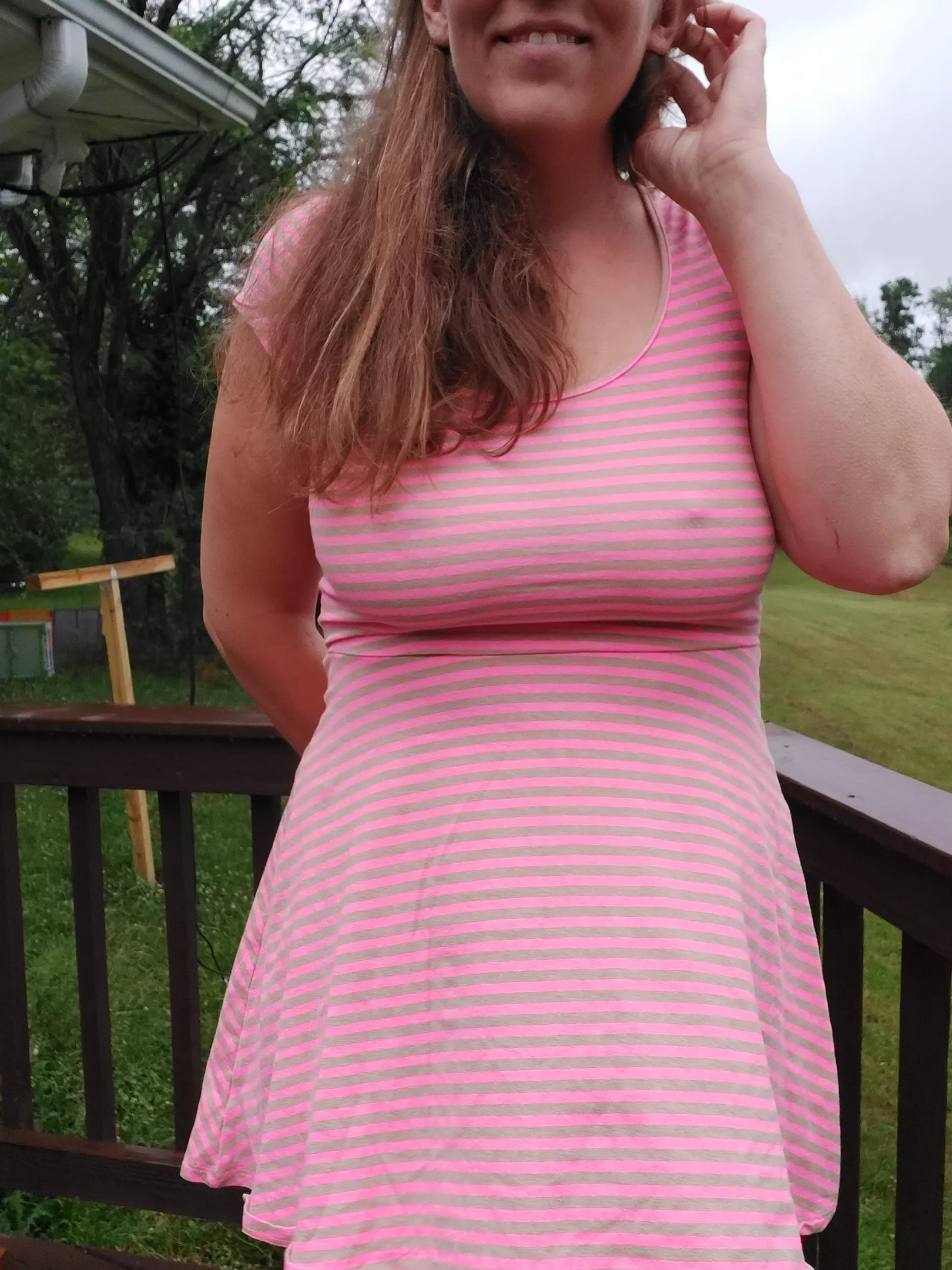 I hung that clothesline in this picture up! I'm so proud of the work I did! ...what did I do it dressed like this? Of course, I can get work done in a 👗😜