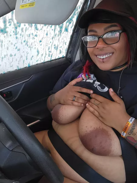 I just had to pull out my tits at the car wash