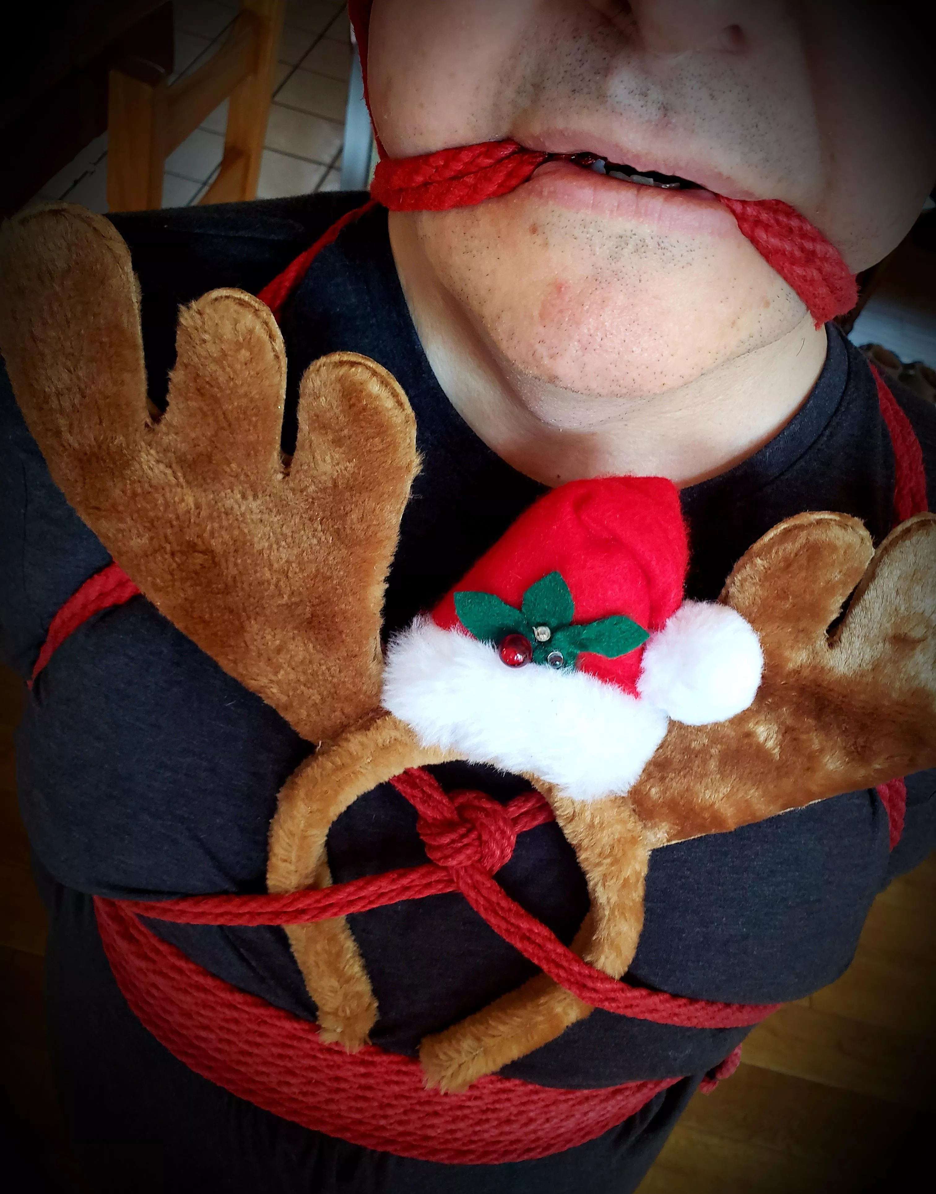 I just love this festive time of year. C'mere and let my tie you up like a prezzie.