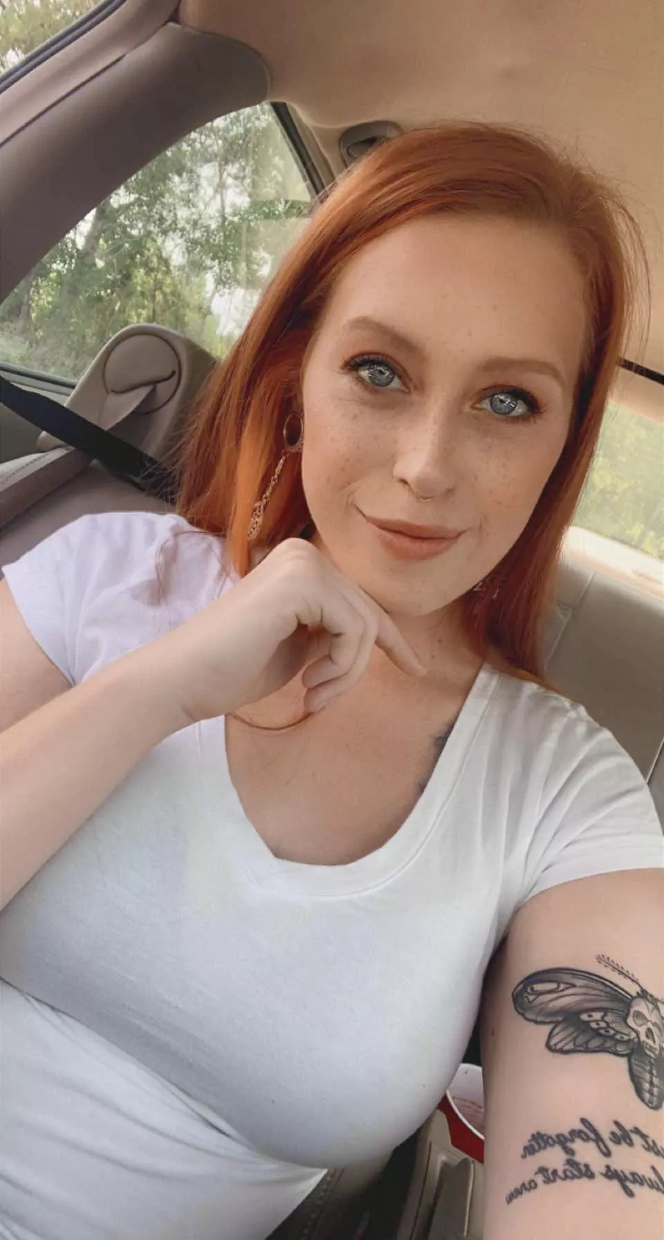 i just take a lot of selfies to document my beauty while itโs still here ๐ i just take a lot of selfies to document my beauty while itโs still here ๐