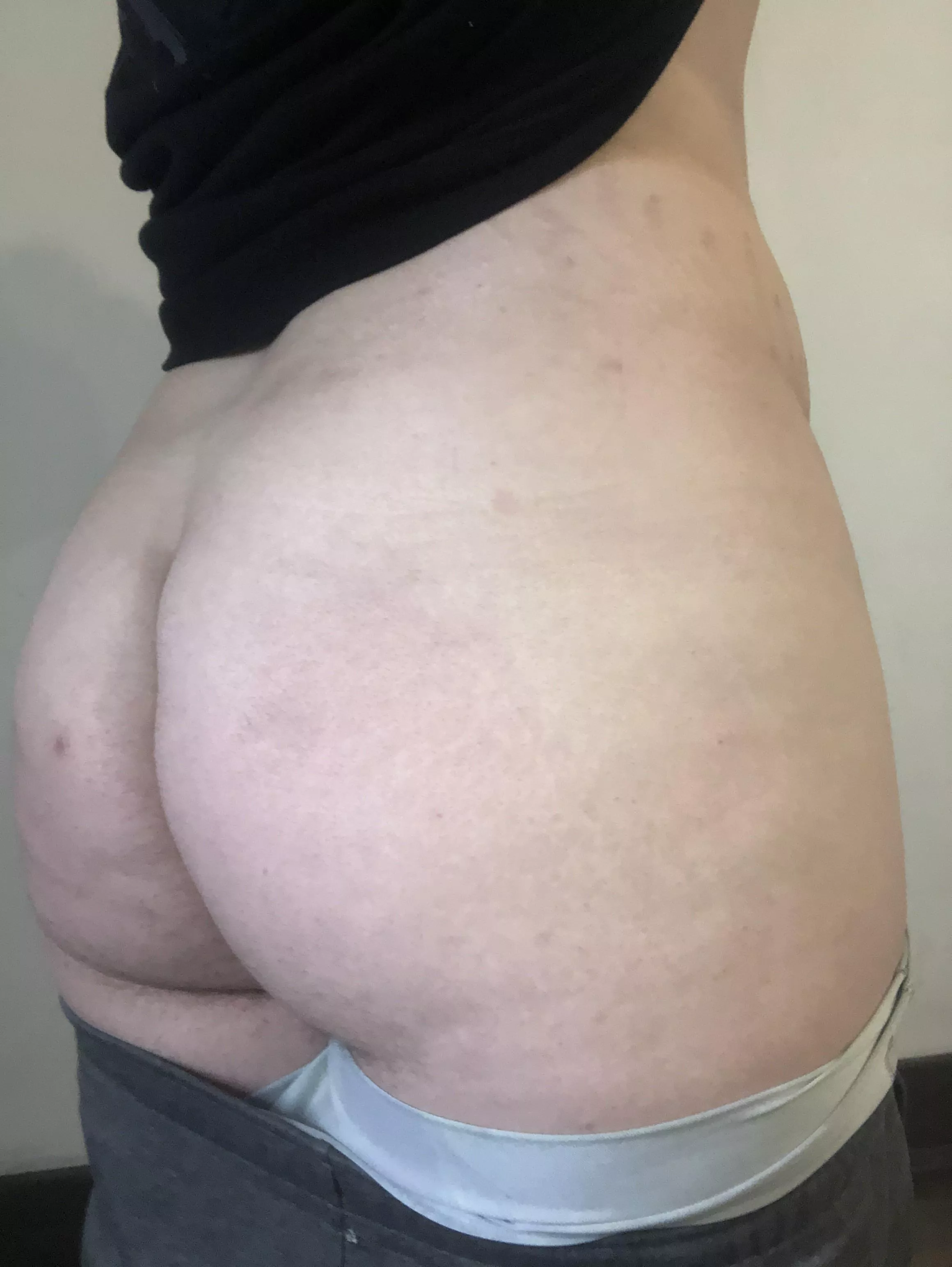 I just wanna be pinned against the wall and fucked hard