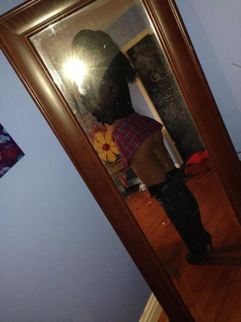 I just wanna lift it show you what’s underneath