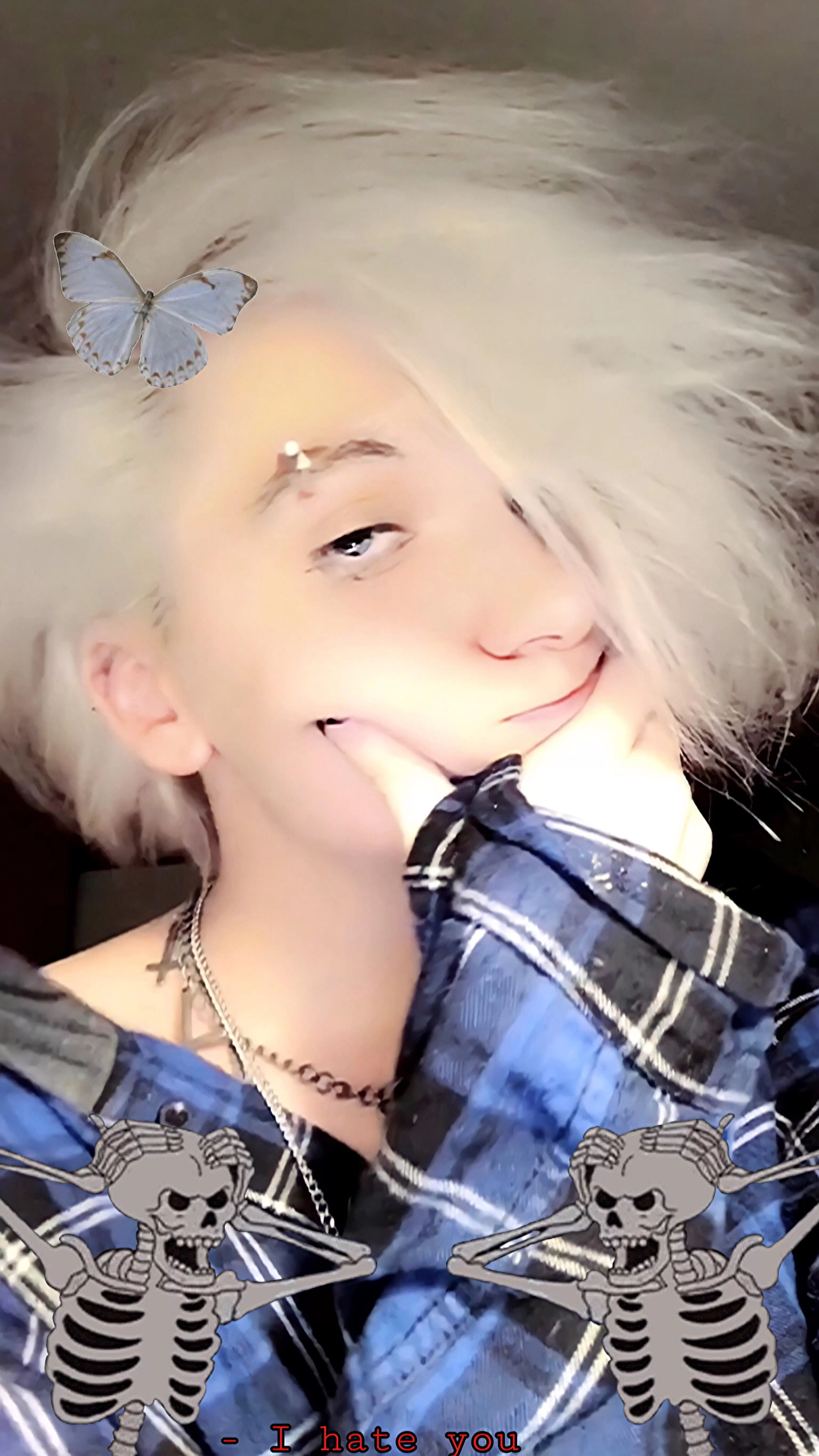 I just want a boy to play with my hair 🥺 upvotes appreciated too 🥺❤️