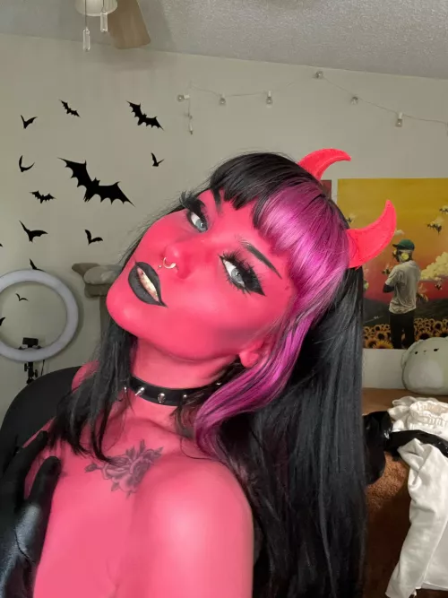 i know iβm not naked or anything but u wanted to show off my halloween costume!! i know iβm not naked or anything but u wanted to show off my halloween costume!!