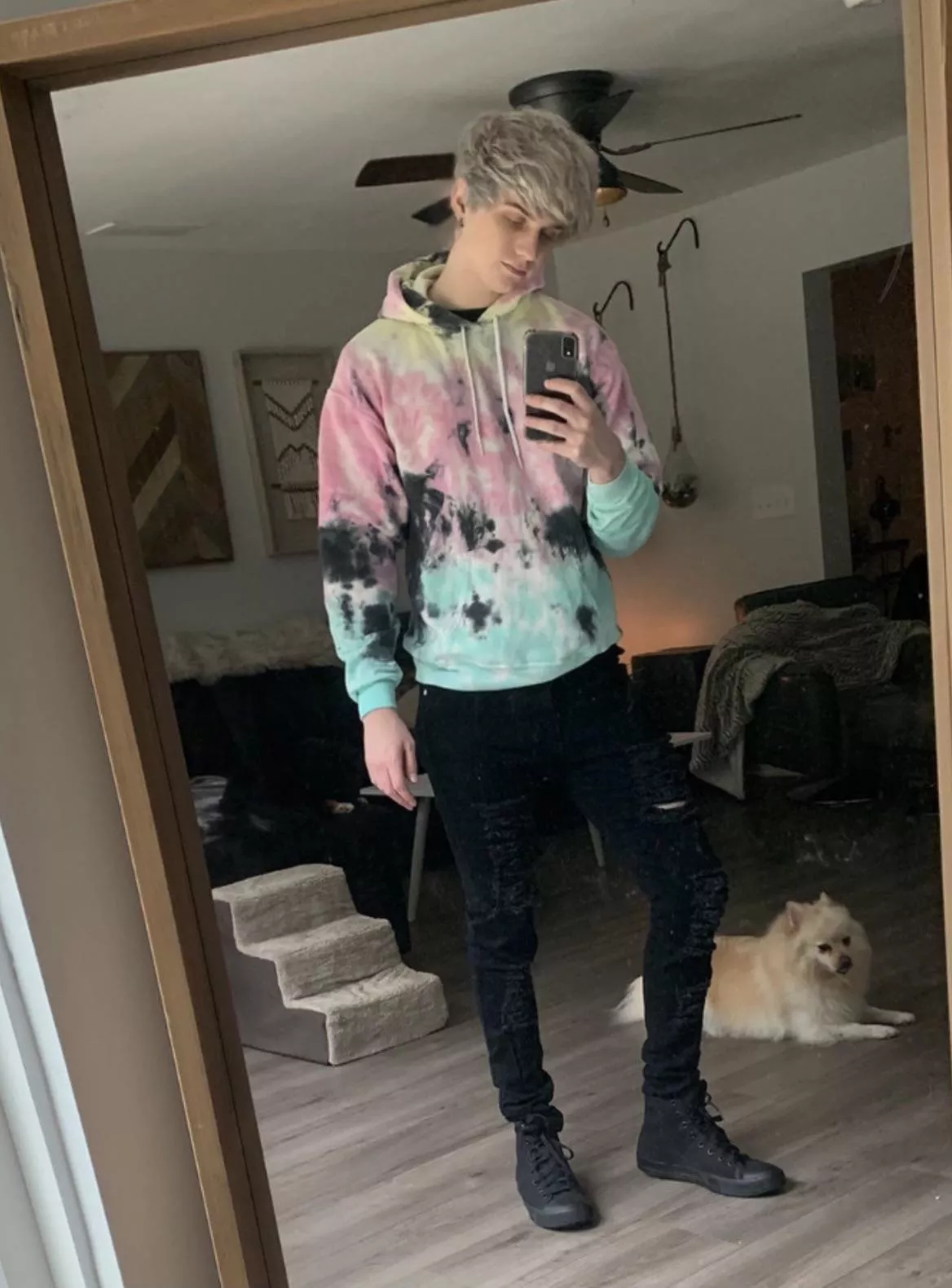 I know I’m wearing a lot of clothes for a sub like this but I’m new to the idea of ‘liking’ my twink body type, and everyone seems so confident here! So I’m starting slow 😅