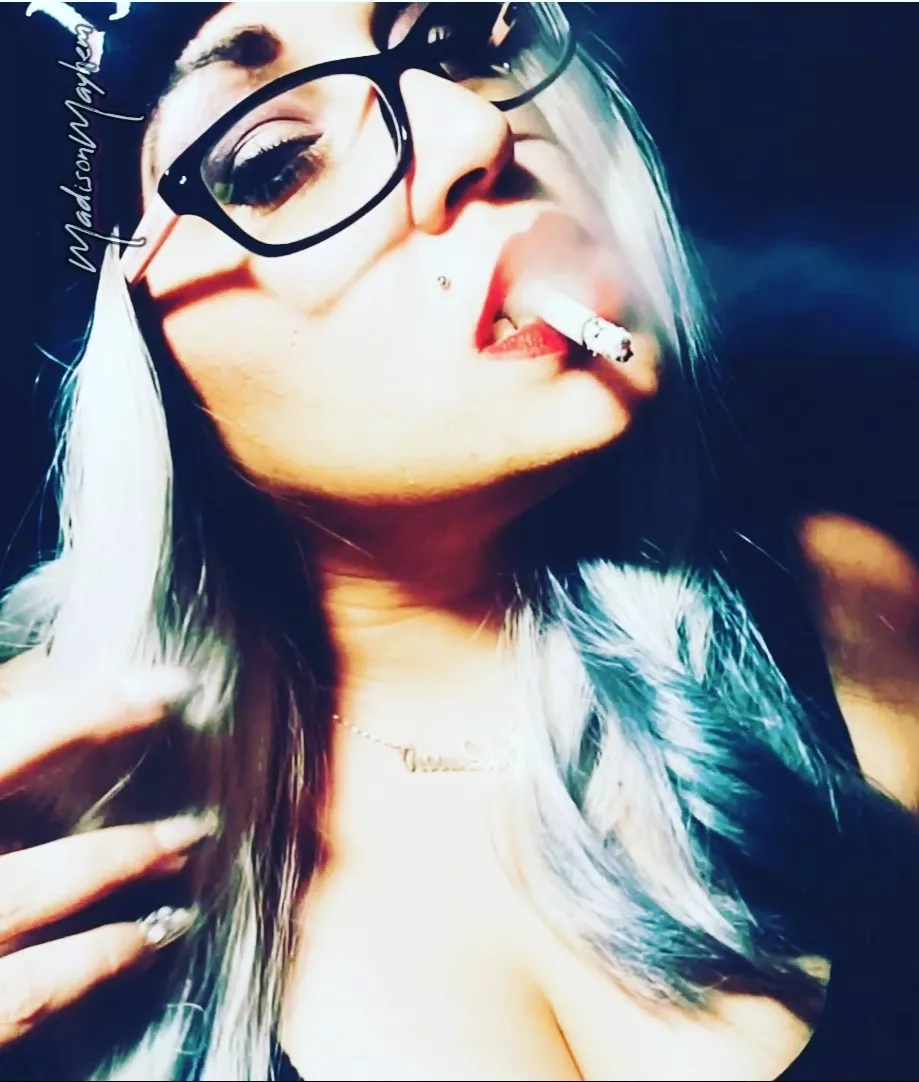 I know looks aren't everything, but I have them just in case 🚬👑🖤