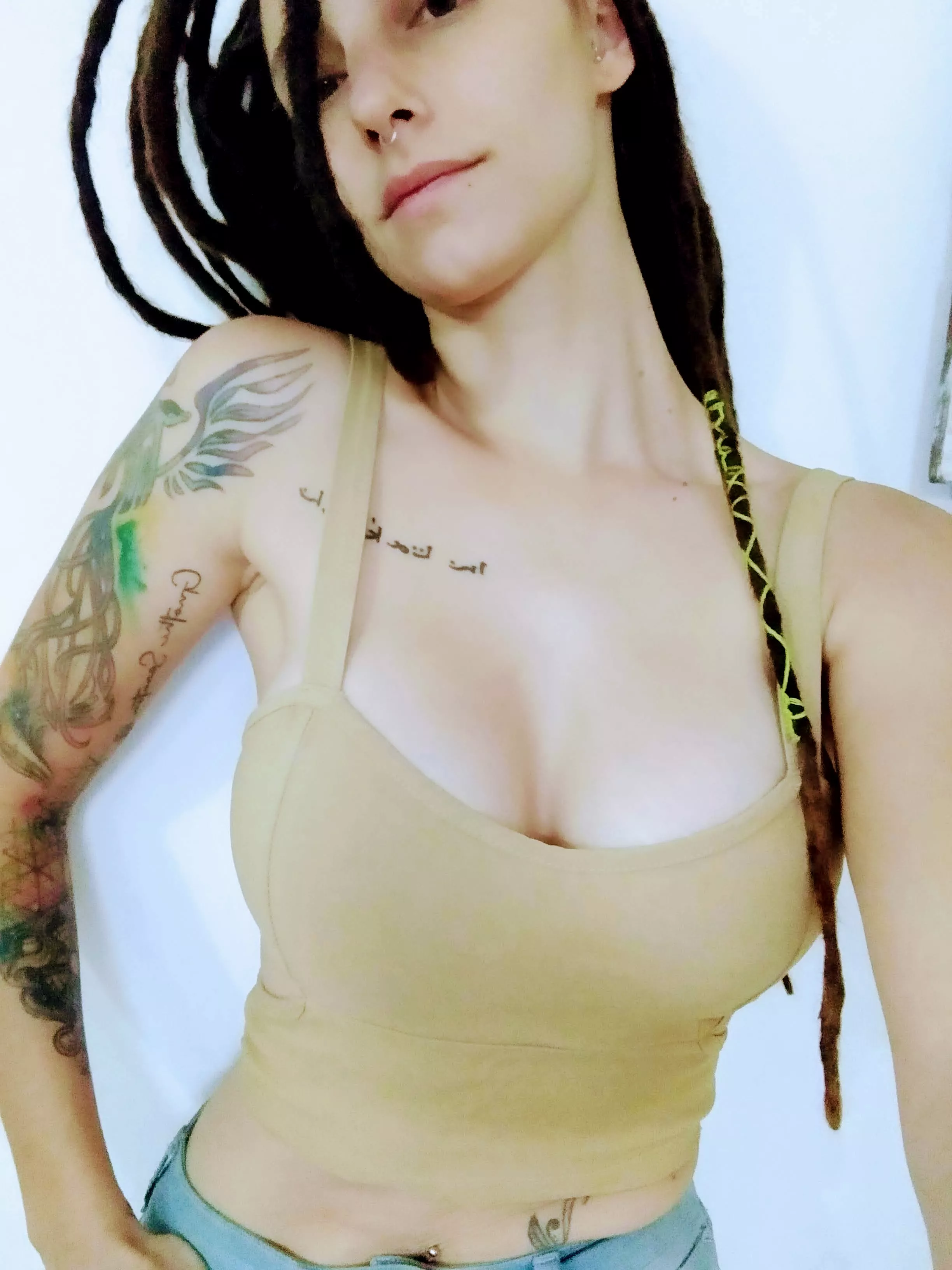 I know, the color of the skirt is confusing haha ?