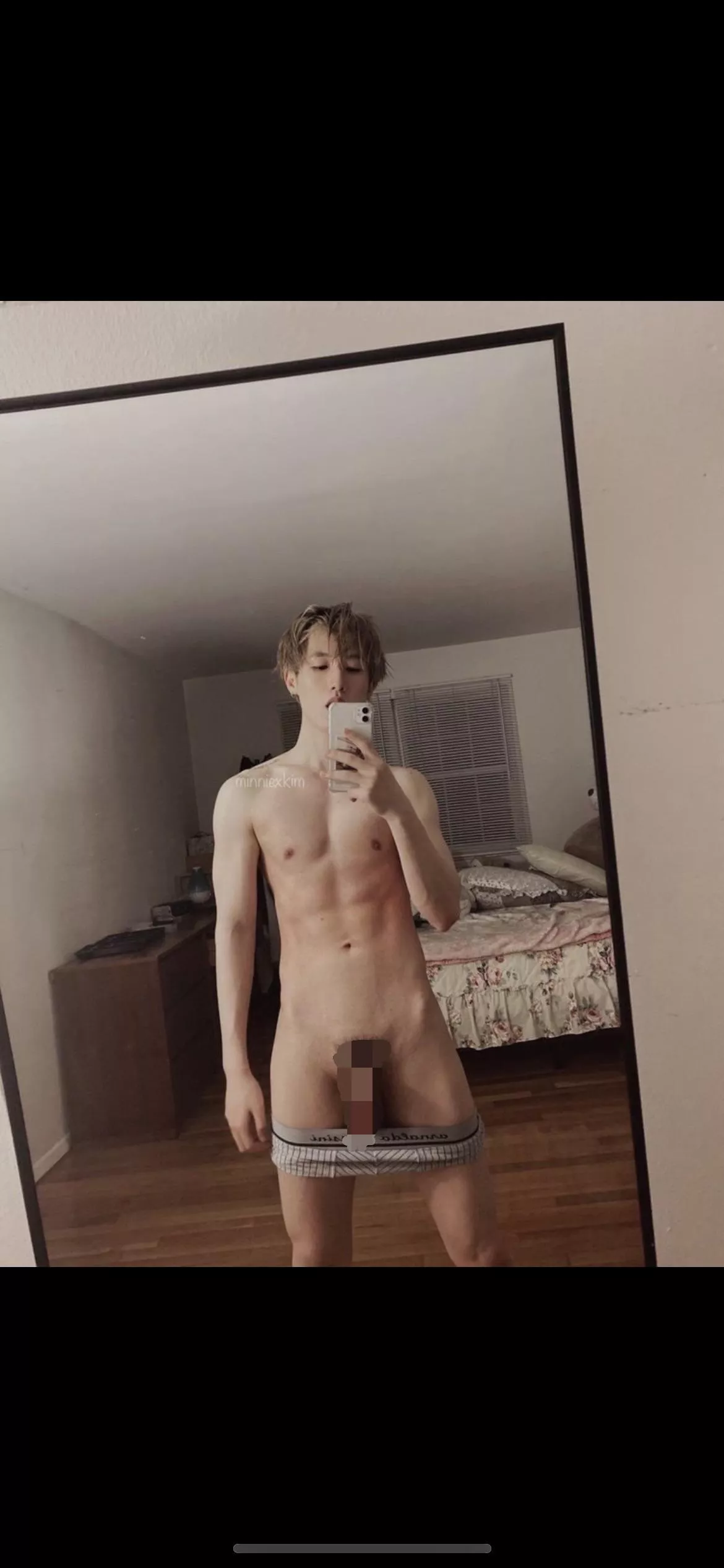 I know you want to see me naked in front of you rn 😘