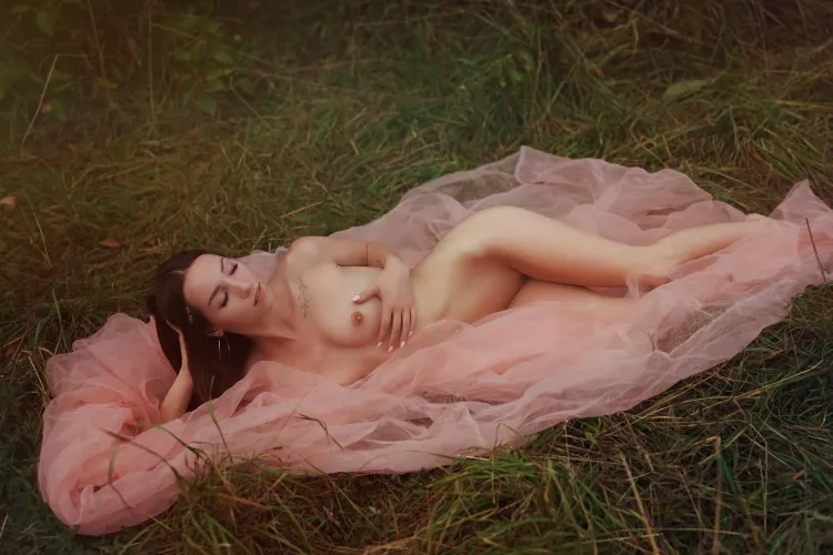 I lay there waiting for someone to rescue me from the forest🤭 Free subscription, link in the comments👇