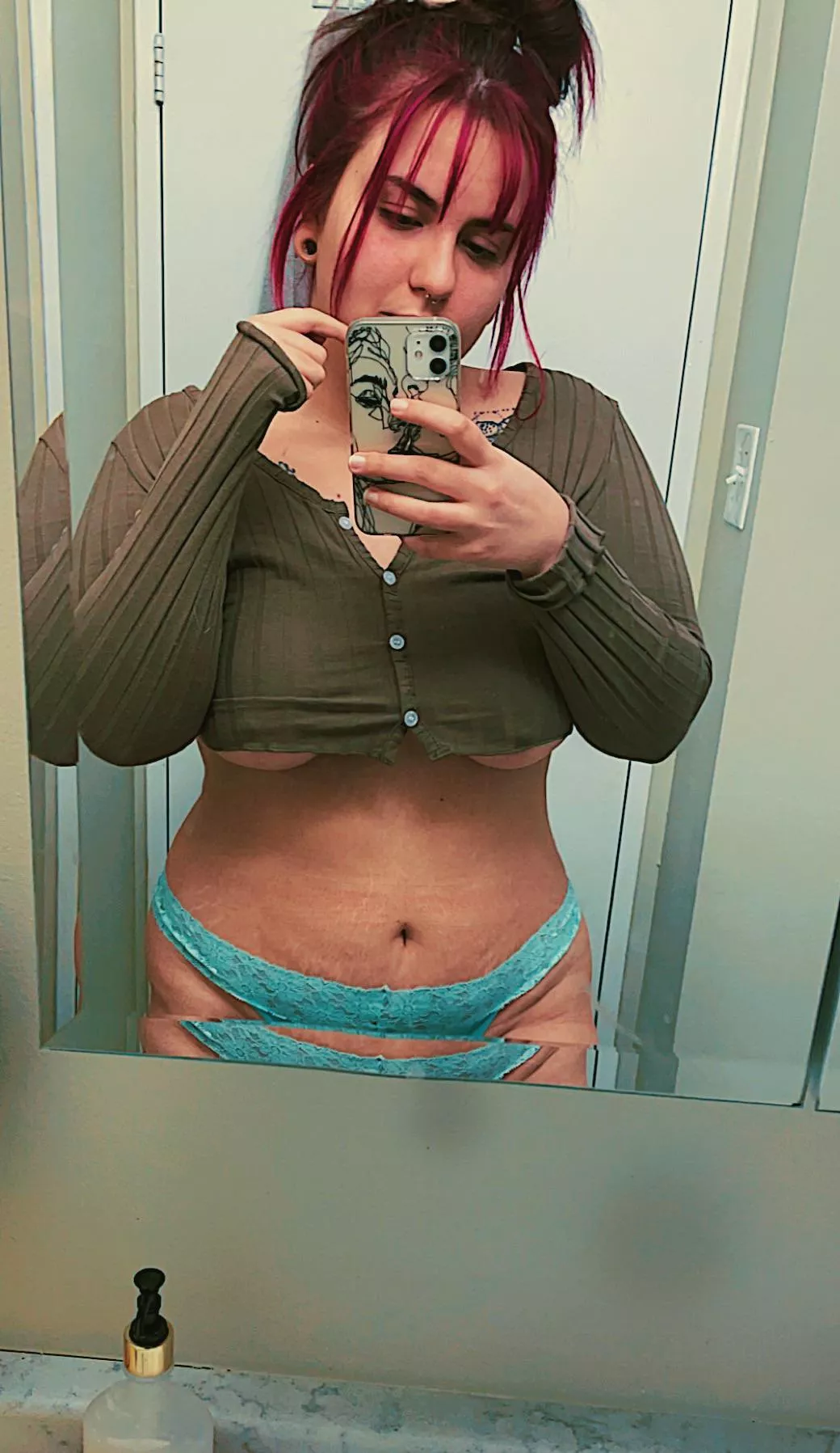 I like having mondays off for a lazy day🤍