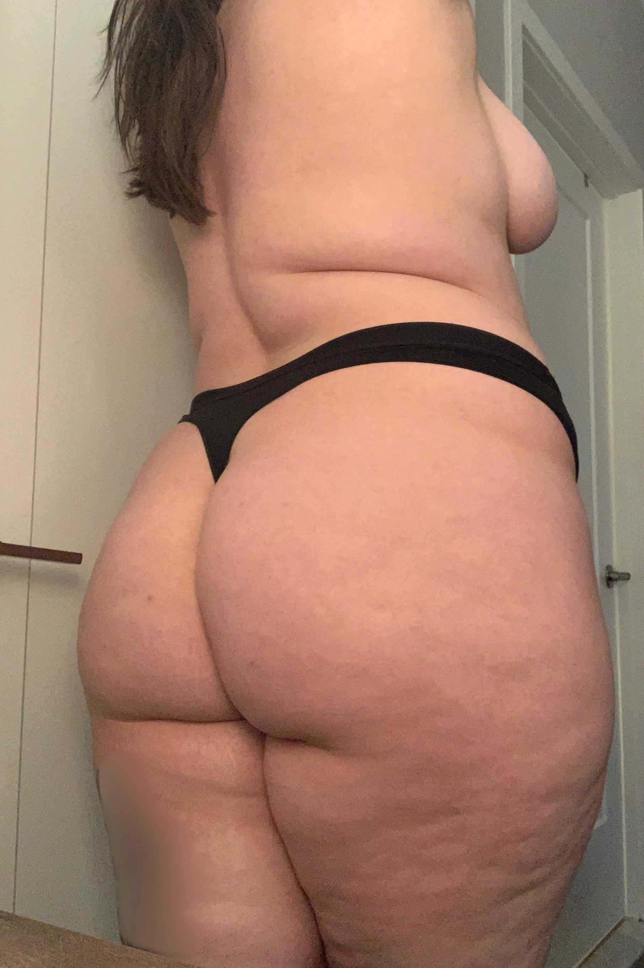 I like helping you get off. Here's my butt :)