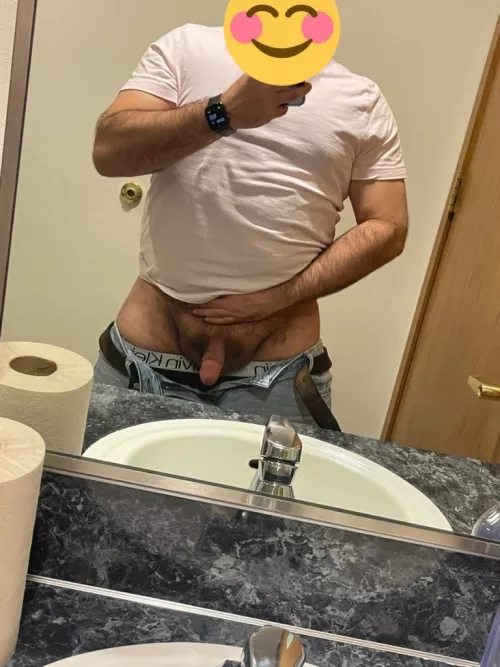 I like my boys like my scotch: 18-21 years old, neat, and smooth 😜