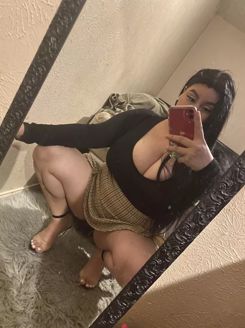 I like my feet stared at in public😊