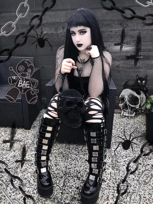 I like the color black ?