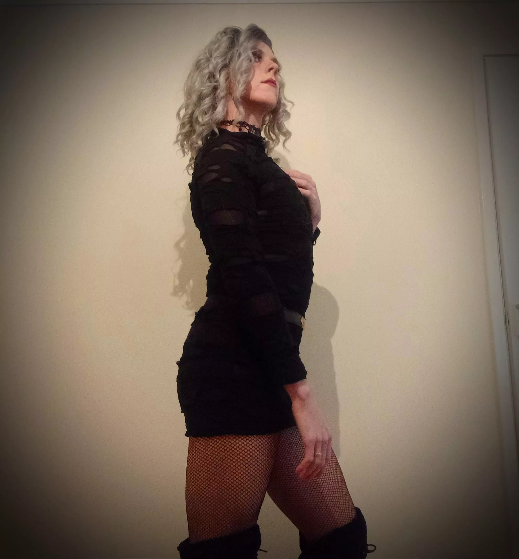 I like this angle.. looking up at the fat spidey on my ceiling ??