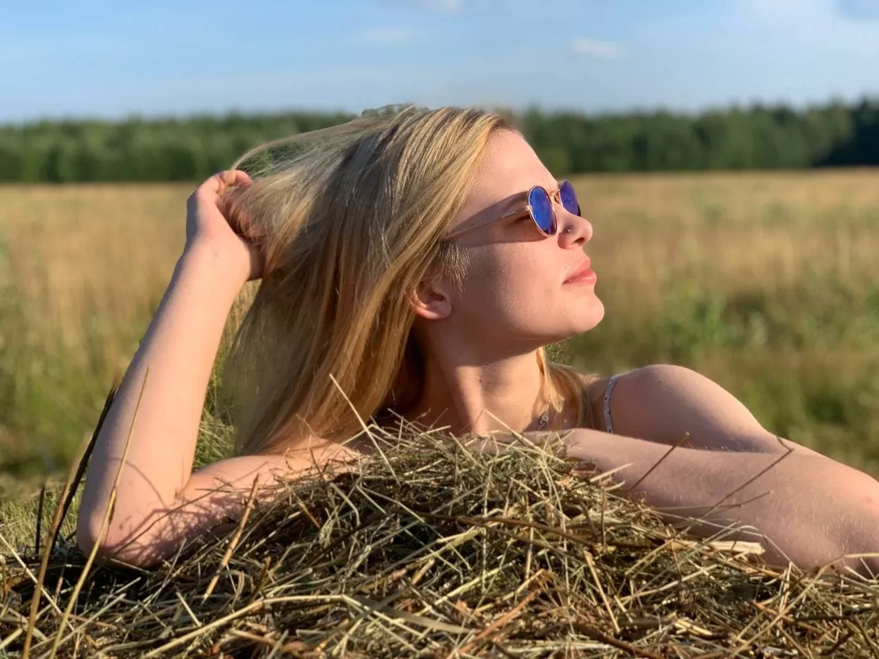 I like to cook for myself and my friends, do you like it when a girl cooks?