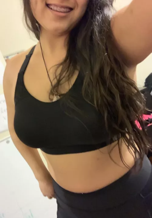 I like to get nasty with my workouts 😈😋 [F]