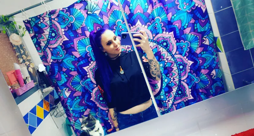 I like to live a colourful life π