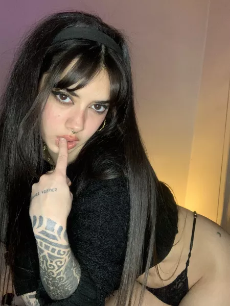 i look kinda evil but i swear iβm nice