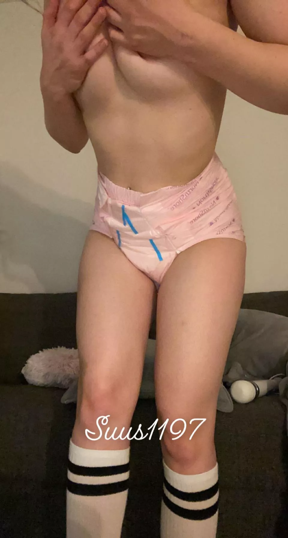 I looove this diaper so much, and love to show all of you my titties on lover fans, Hihi don’t tell daddy🤤😳😏💕