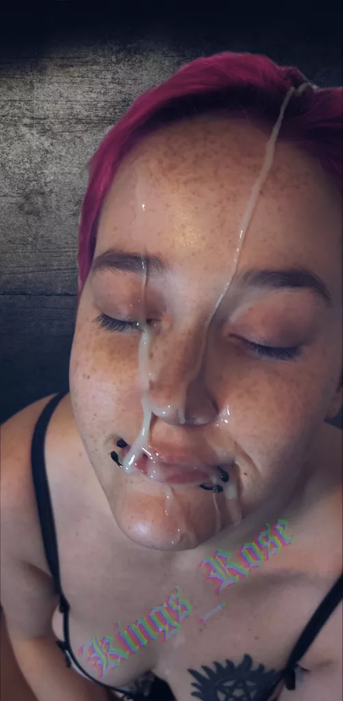 I love a thick coating on my face! 💦 Add another layer Daddy?