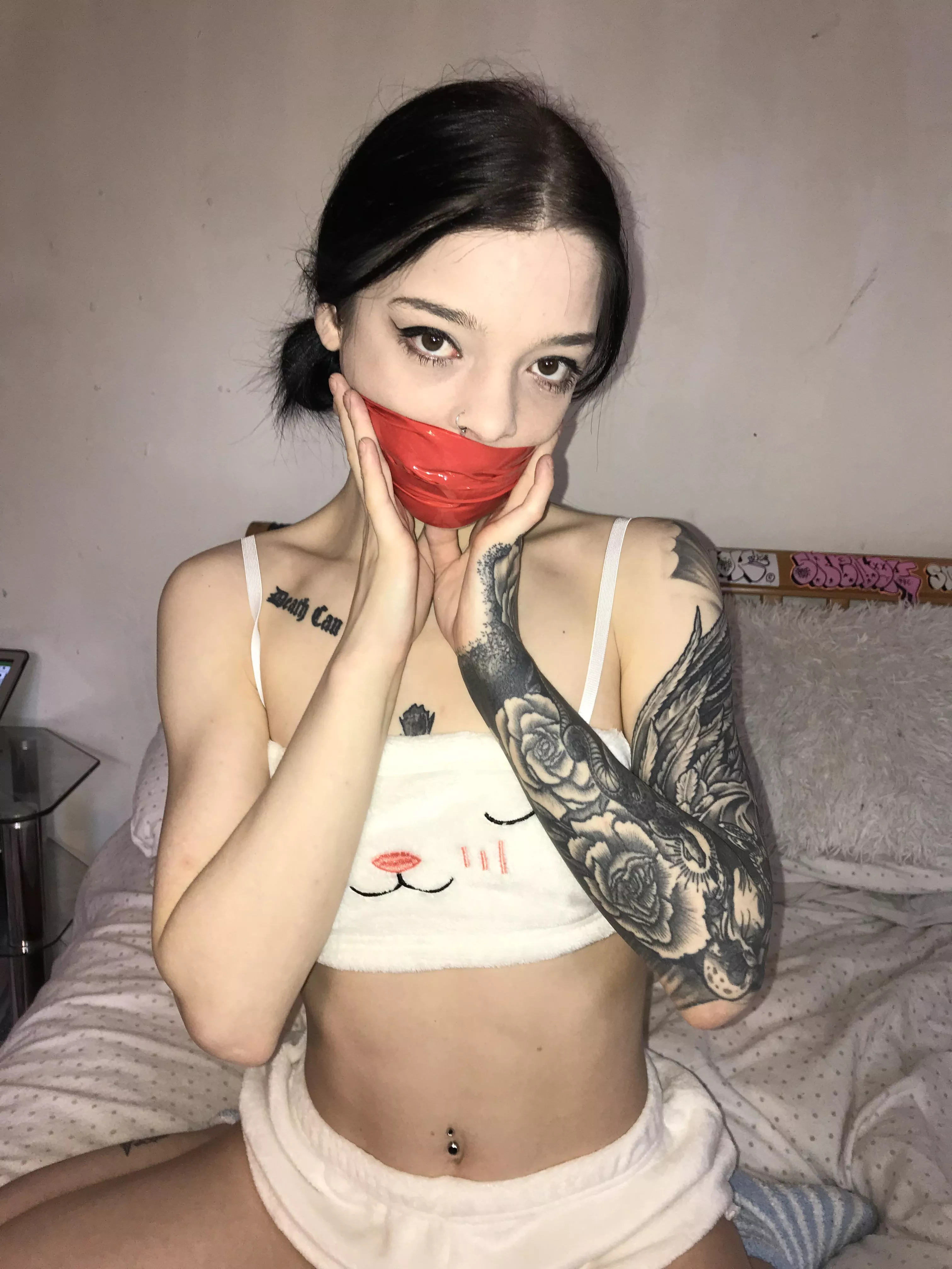 I love being daddy’s gagged cumslut 💦😈