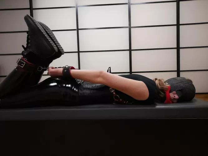 I love being hogtied and blinded 18[F]