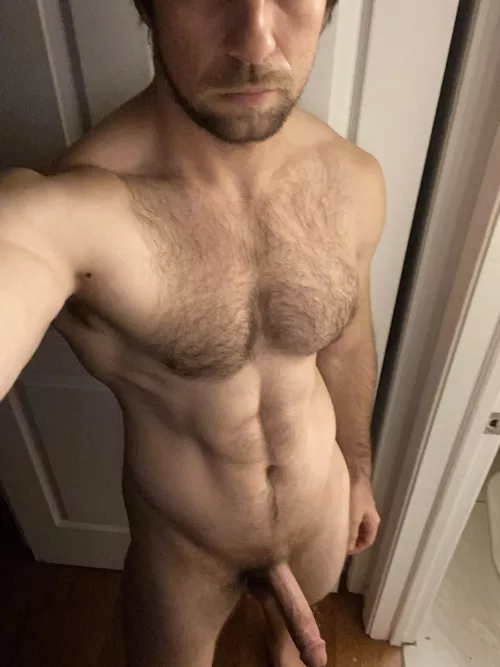 I love being told what poses to do and what pics to take, DMs are open to anyone