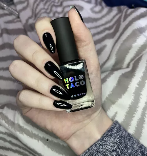 I love black nails 🖤