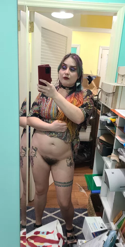 I love flashing my bush🥺😈