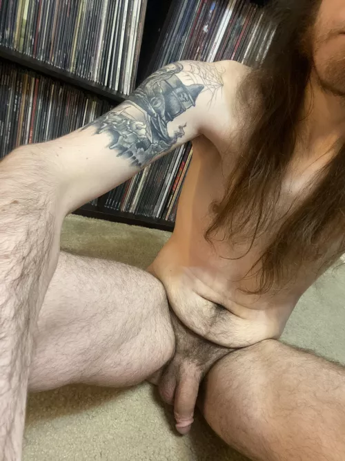I love hanging out naked and spinning some records. Who wants to join? π