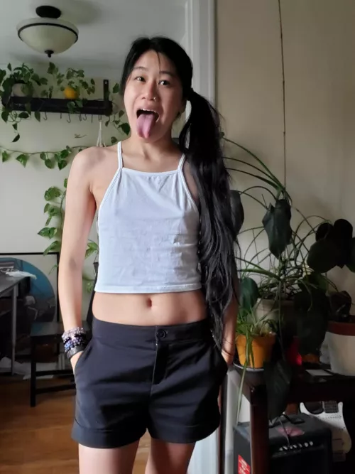 I love having small boobs ๐