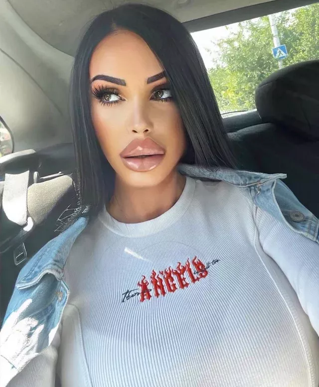 I LOVE her lips πππ I LOVE her lips πππ