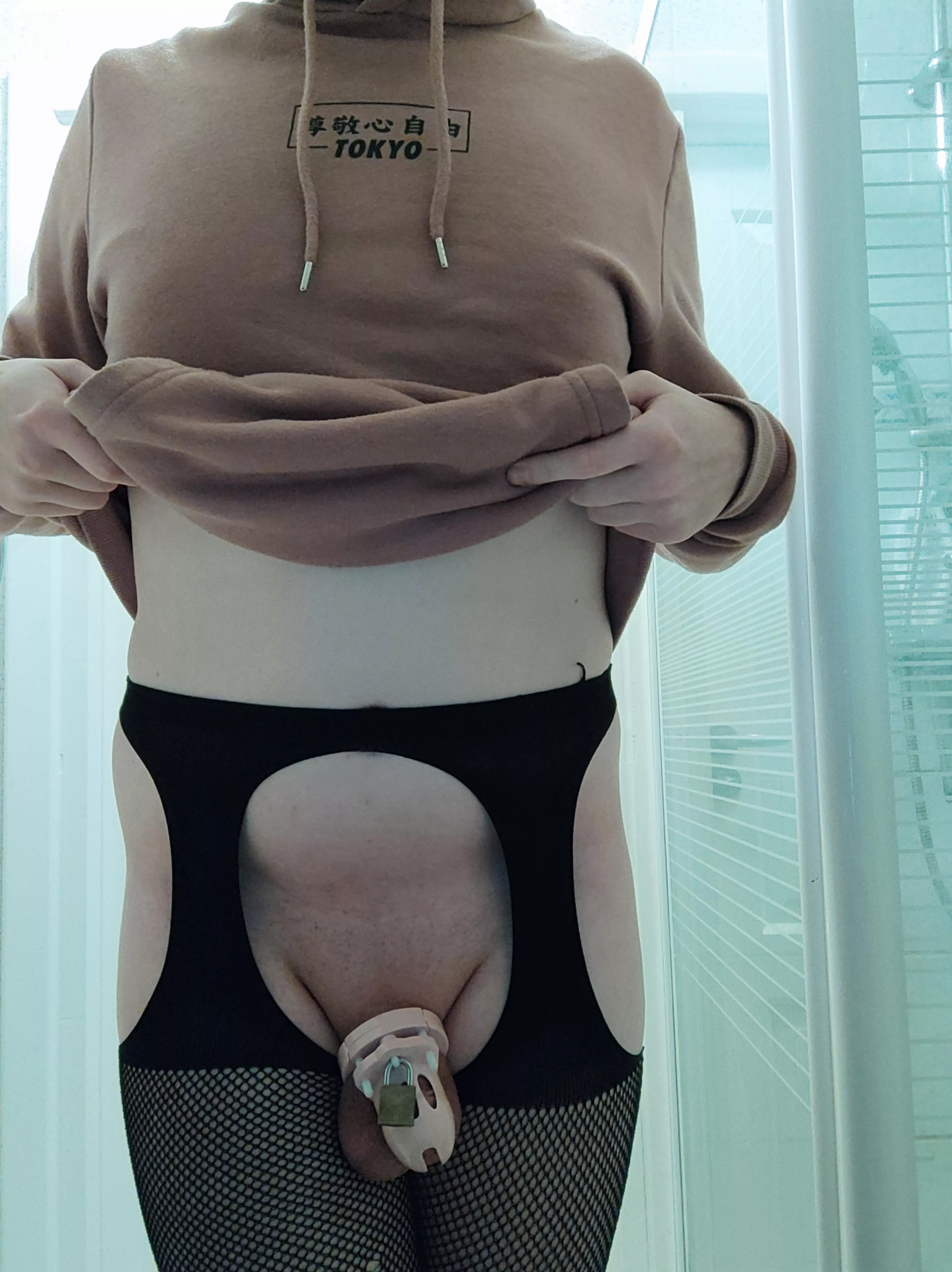 I love how chastity helps turning me into my girlfriends girlfriend 🤤🙈