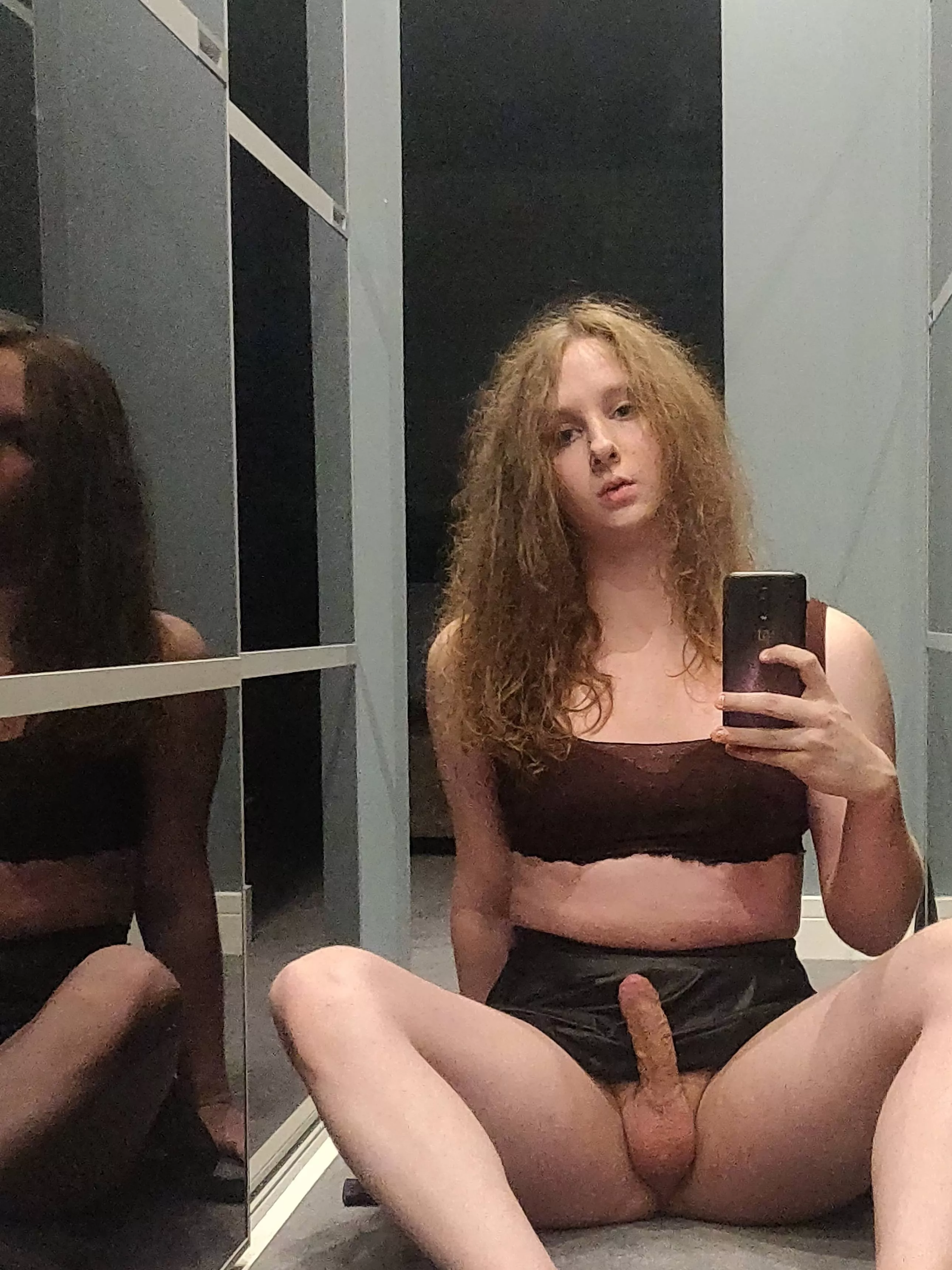 I love how long my hair is now, anyone wanna pull on it?